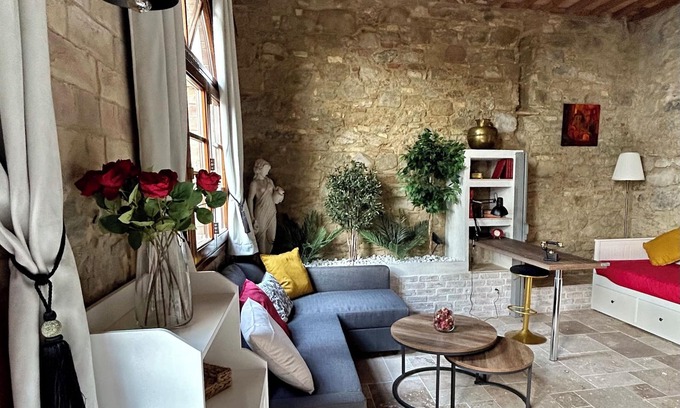 Chianni Apartment | Studio Avec Cour Privative