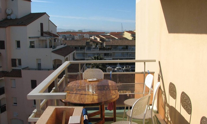 Le Port Apartment | Studio avec Parking - C 033