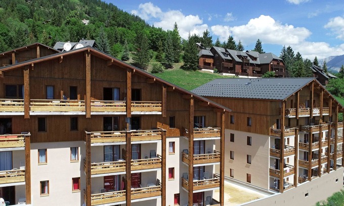 Pra Loup Apartment | Studio avec Wi-Fi Gratuit + Accès Piscine!