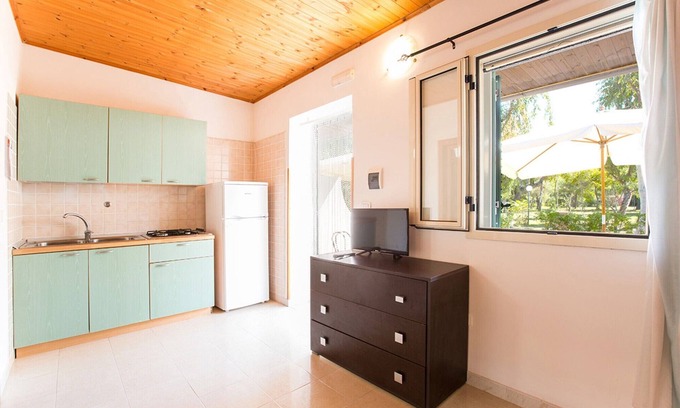 Chiesiola Apartment | Studio 'Baia Falcone-Comfort Studio 205' with sea view, Wi-Fi and air conditioning