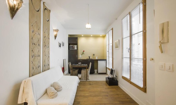 Saint-Thomas-d'Aquin Apartment | Studio Beaune