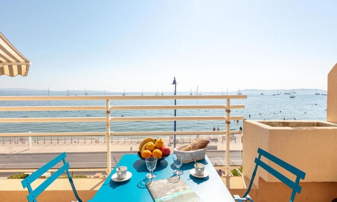 Toulon - Hyeres Apartment | Studio Bona by Interhome