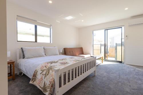 New Brighton Apartment | Studio by the beach