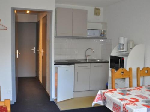 Le Pleynet Apartment | Studio cabine au pied des pistes, balcon, accueil animaux - FR-1-557A-20