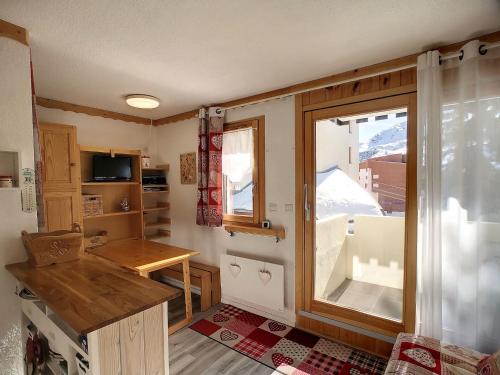 Reberty Apartment | Studio Cabine Rénové, 4 Pers, Balcon Sud-Ouest, Proche Pistes et Commerces - Les Menuires - FR-1-178-378