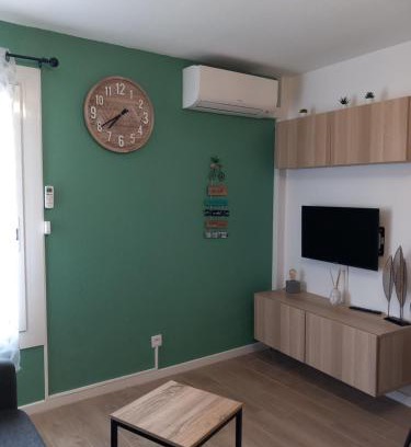 La Faviere Apartment | Studio climatisé avec une place de parking et classé 2 étoiles à la Faviére