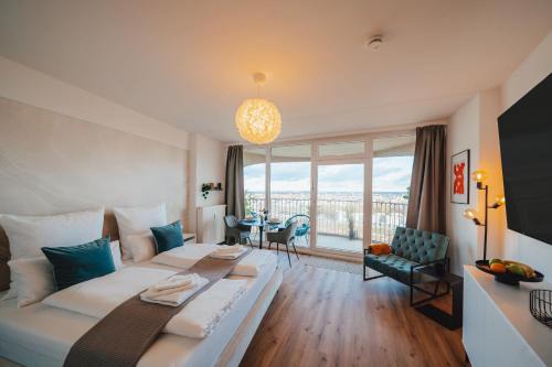 Antonsviertel Apartment | Studio CLOUD 21 Augsburgs atemberaubendster Ausblick