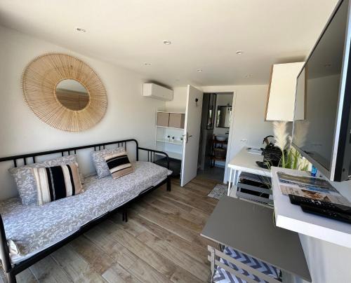 Collobrieres Apartment | Studio Collobrières Vue sur village