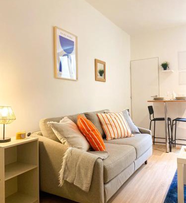 Villefranche-sur-Saone Apartment | Studio cosy Eglise Notre-Dame-des-Calades