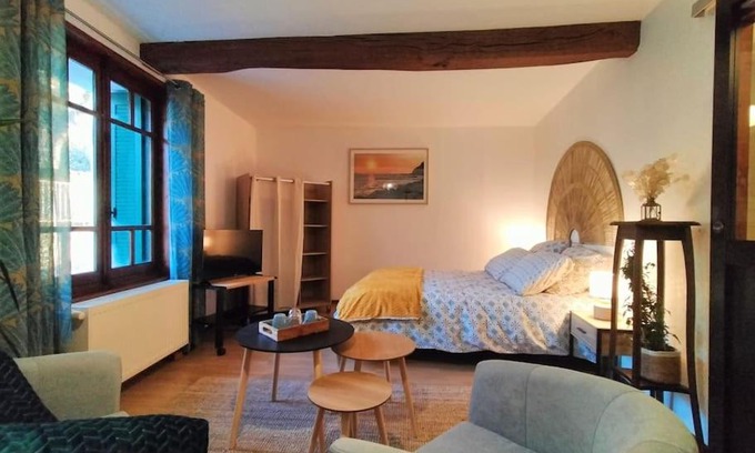 Meximieux Apartment | Studio cosy Chez Ré