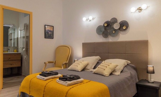 Eyragues Apartment | Studio Cosy Eyragues, Alpilles Near Saint-Rémy-de-Provence