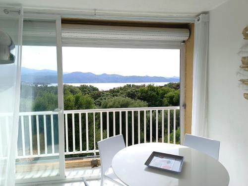Patrimonio Apartment | studio cosy vue mer