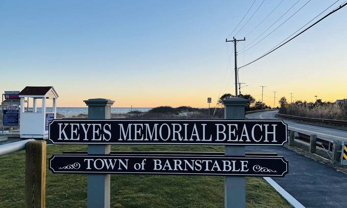 Hyannis Apartment | Studio COTTAGE # 2- WALK to Keyes Memorial BEACH Barnstable- Hyannis