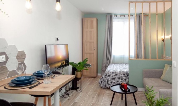 Le Pre-Saint-Gervais Apartment | Studio cozy, proche paris