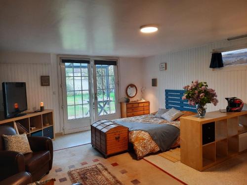 Meyzieu Apartment | Studio de charme pour séjour tranquille à deux