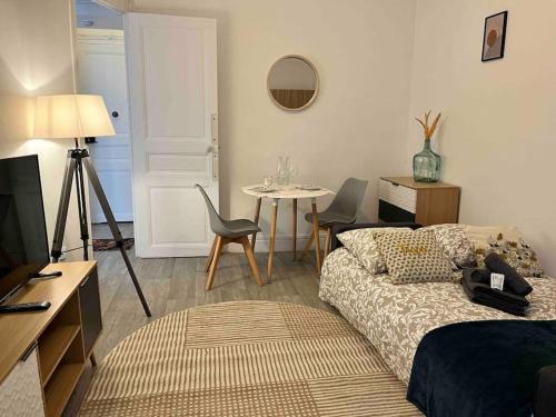 Decre-Cathedrale Apartment | Studio Duquesne 1/2 pers