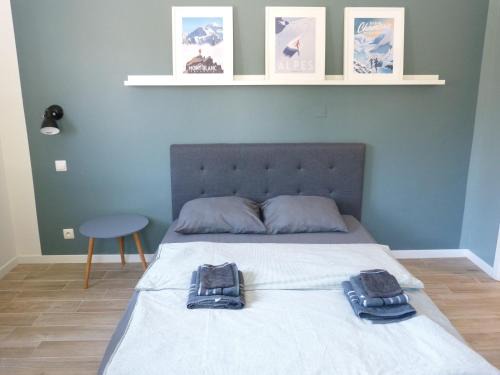 Cluses Apartment | Studio et Bureau propre, fonctionnel