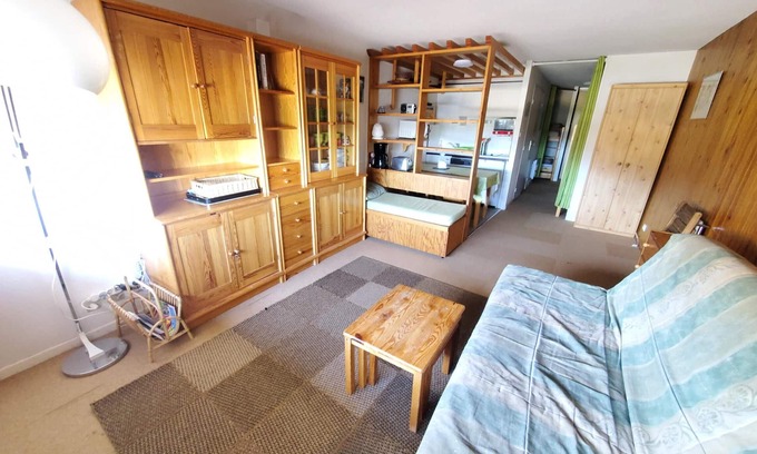 Besse-et-Saint-Anastaise Apartment | STUDIO CABINE au coeur de la station de ski (202D paill)
