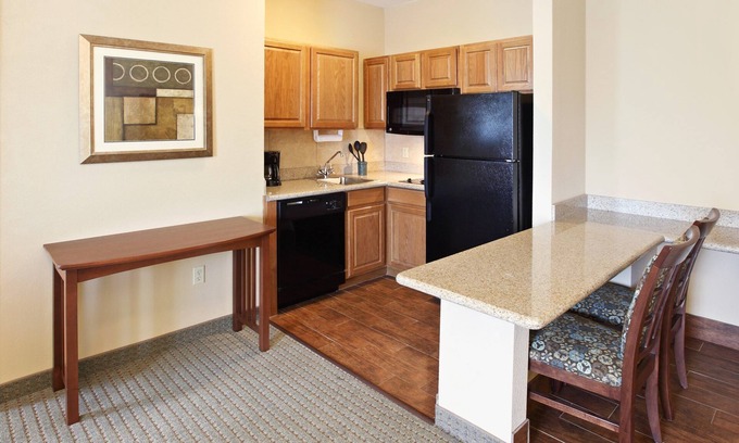 Rogers Apartment | Studio | Free Breakfast + Fitness Center