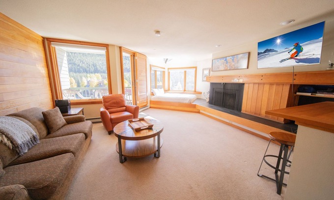 Lakeside Village Condo | Studio in Lakeside Village with a slopeside view