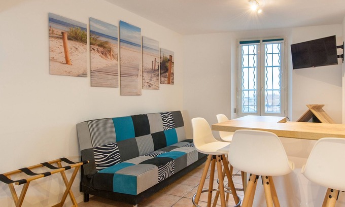 Hyeres City Centre Apartment | Studio in the heart of the old town of Hyères