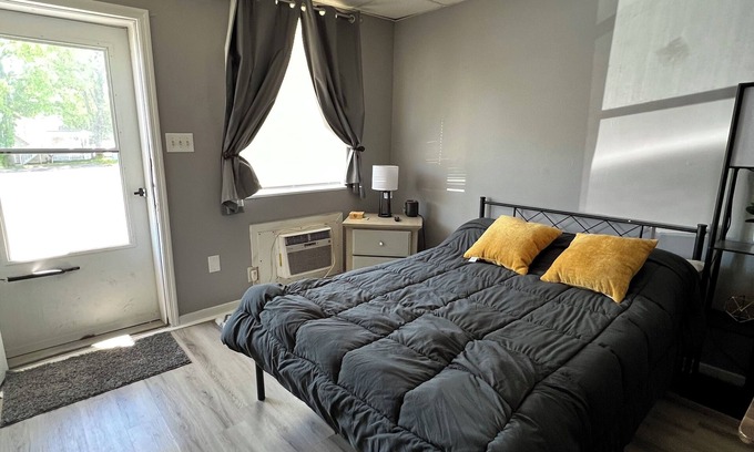 Downtown Apartment | Studio in the heart of Columbia