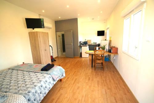 Montagnac-Montpezat Apartment | Studio Indépendant Douceur Provençale