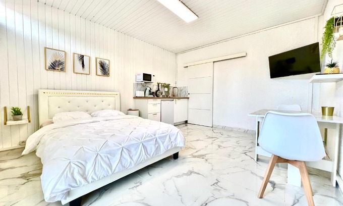 Chasseneuil-du-Poitou Apartment | Studio - Le Marbre - aux portes du Futuroscope