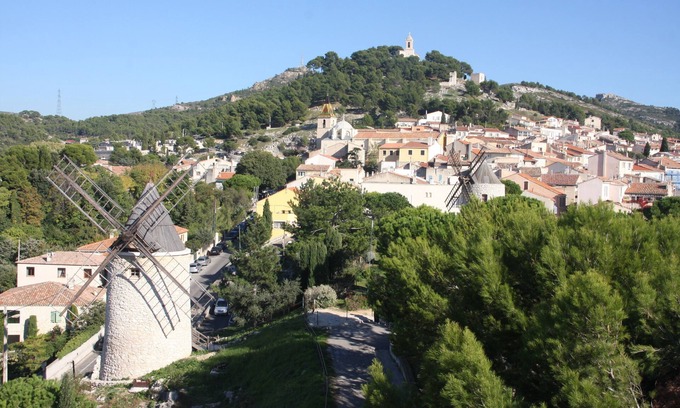 Allauch Apartment | Studio les Iris - Studio in the heart of Allauch's old village