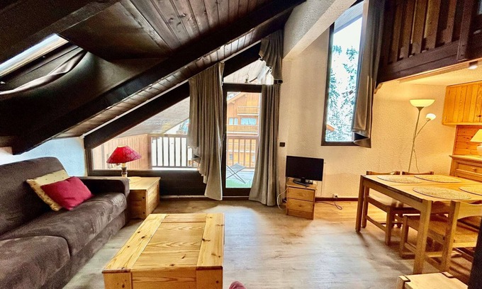 Meribel Centre Apartment | Studio Loft for 4 in Central Méribel, Near Shops and Ski Slopes, Pet-Friendly
