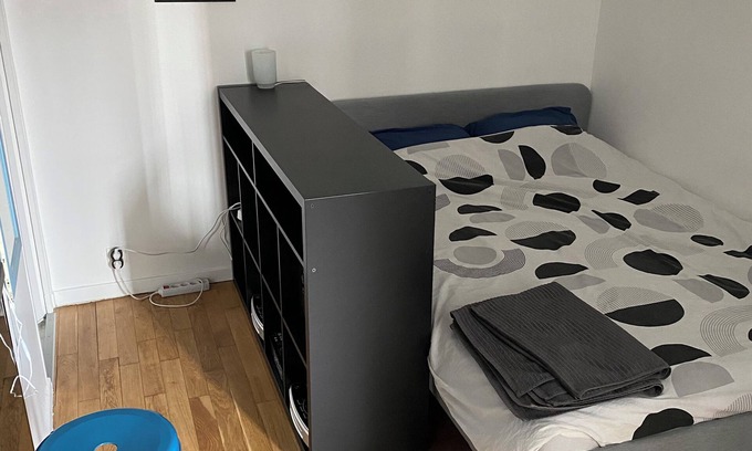 Quartier de la Chapelle Apartment | Studio Métro Marx Dormoy Paris 18