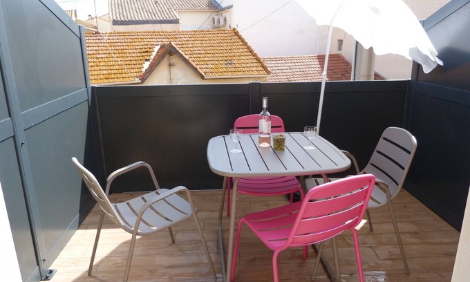 Valras-Plage Apartment | Studio n ° 2 with terrace, 4 people.