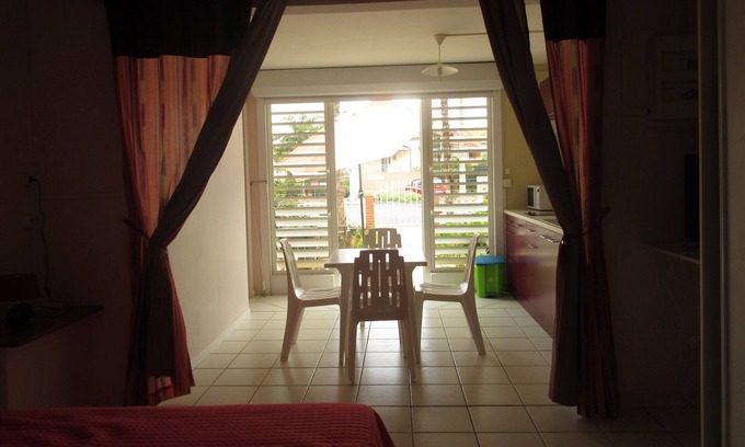 Bas du Fort Apartment | Studio near a small quiet beach