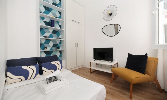 Quartier de la Porte-Saint-Denis Apartment | Studio original et reposant - Paris 10 - 2P
