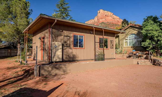 Sedona Apartment | Studio, Peaceful Retreat in Chapel Area-Pets OK! Rustic Stay!
