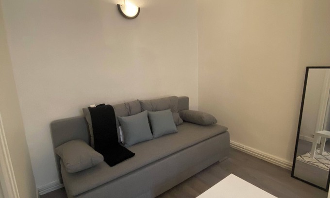 Poincare - Foch - Anatole France - Croix de Bourgogne Apartment | Studio Placé à 2min à Pied de la Gare. Quartier Nancy Gare