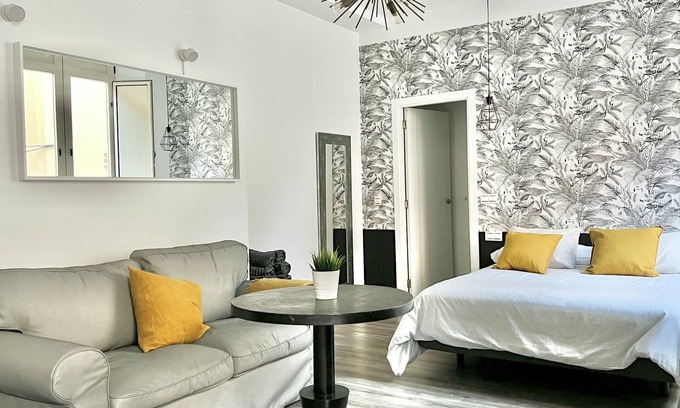 Lagunillas Apartment | Studio-Private Bathroom-Estudio 1A