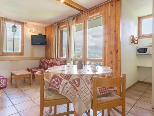 Montchavin Apartment | Studio rénové, proche télécabine, rez-de-chaussée, pour 4/5 personnes - FR-1-181-2539