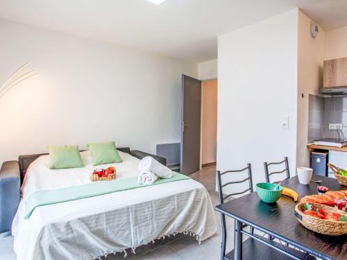 Les Moutiers-en-Retz Apartment | Studio Résidence de la Source by Interhome