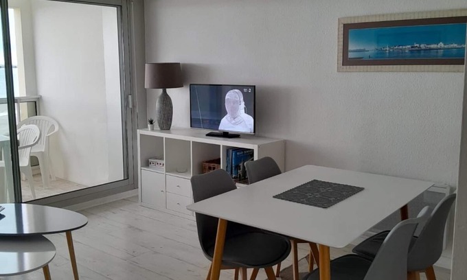 Les Sables d'Olonne Apartment | STUDIO REMBLAI FACING THE BEACH