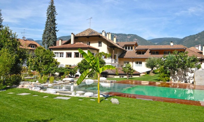 Nalles Apartment | Studio "Riesling Kreuzweg" with Mountain View, Pool, Wi-Fi & Garden