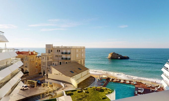 Biarritz Apartment | Studio Roche Ronde - Welkeys
