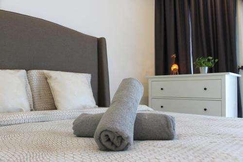 Shah Alam House | Studio Room next to SCCC at Trefoil Setia Alam for 2-4 pax