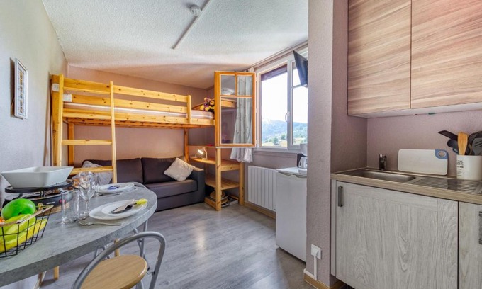 Le Corbier Apartment | Studio Soyouz Vanguard-98 by Interhome