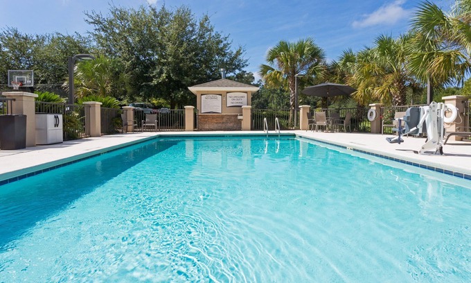 Tallahassee Apartment | Studio Suite in Tallahassee | FREE Breakfast + On-Site Business Center