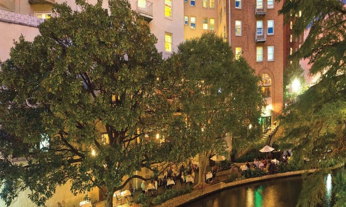 Downtown San Antonio Condo | Studio Suite w/Kitchenette on Riverwalk in San Antonio at Riverside Suites!