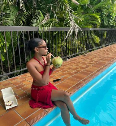 Bas du Fort Apartment | Studio terrasse piscine & plage