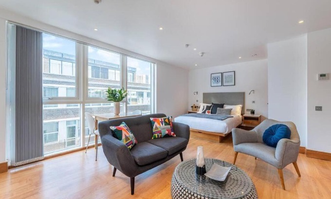 Tower Hill Apartment | Studio - Tower Hill - City Centre by Prime London Stays N-19