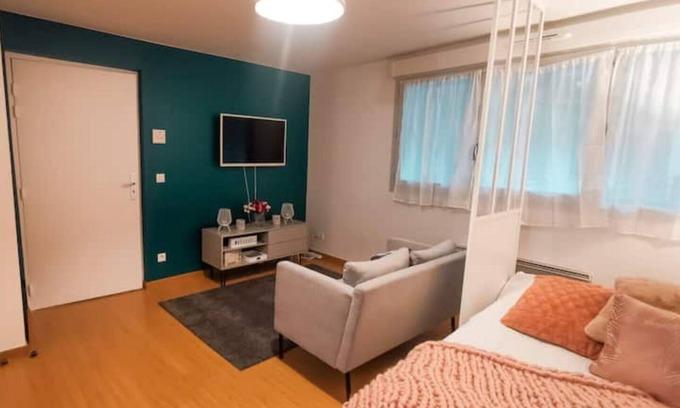 Pantin Apartment | Studio Très Cosy Tout Confort