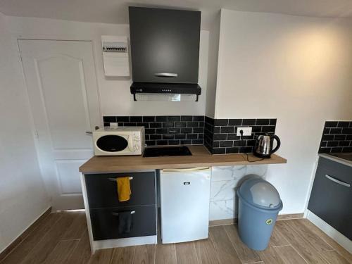 Pierrefitte-sur-Seine Apartment | Studio very close to ligne 13 tram 5 Saint-Denis